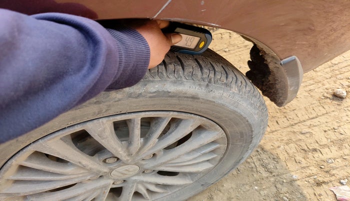 2021 Maruti Ertiga VXI CNG, Petrol, Manual, 85,756 km, tyre