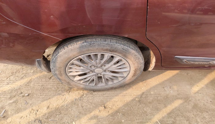 2021 Maruti Ertiga VXI CNG, Petrol, Manual, 85,756 km, tyre