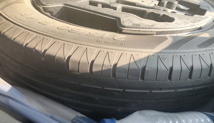 2016 Maruti Vitara Brezza ZDI PLUS, Diesel, Manual, 1,13,796 km, tyre