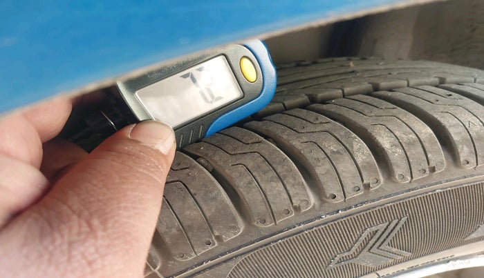 2012 Honda Brio V MT, Petrol, Manual, 1,26,034 km, tyre