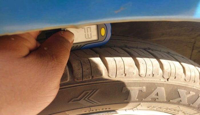 2012 Honda Brio V MT, Petrol, Manual, 1,26,034 km, tyre