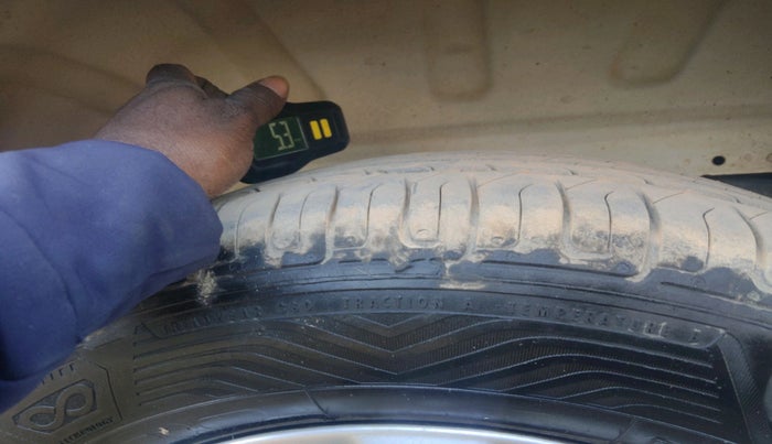 2018 Mahindra Xylo D4, Diesel, Manual, 85,231 km, tyre