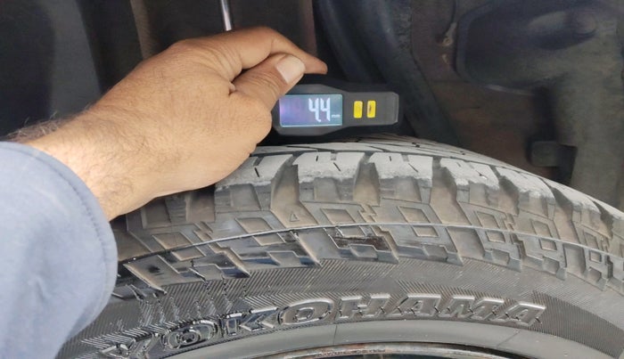 2014 Nissan Terrano XL (P), Petrol, Manual, 1,24,802 km, tyre