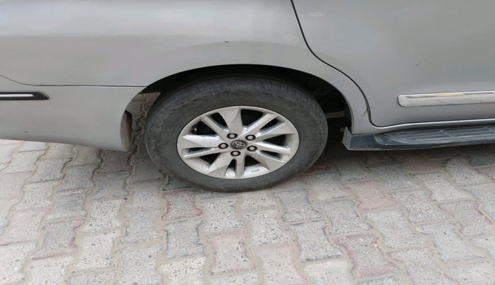 2017 Toyota Innova Crysta 2.4 GX 7 STR, Diesel, Manual, 1,58,000 km, tyre