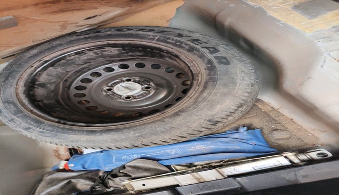 2015 Honda City 1.5L I-DTEC V, Diesel, Manual, 84,961 km, tyre