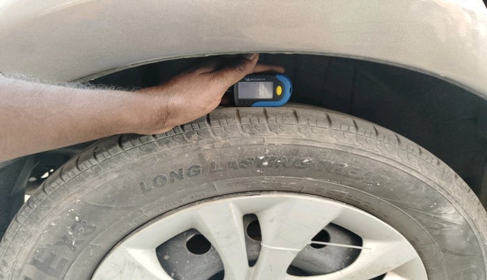 2020 Maruti Swift VXI, Petrol, Manual, 1,70,333 km, tyre