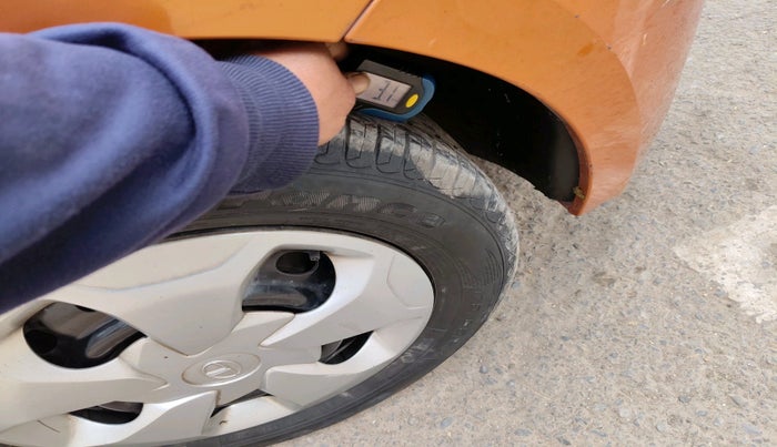 2017 Tata Tiago XT PETROL, Petrol, Manual, 40,101 km, tyre