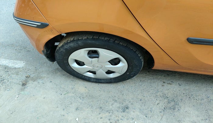 2017 Tata Tiago XT PETROL, Petrol, Manual, 40,101 km, tyre