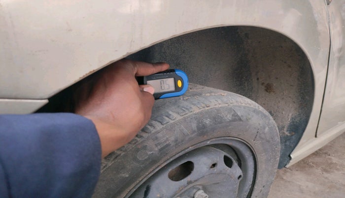 2013 Volkswagen Vento COMFORTLINE 1.6, Petrol, Manual, 1,06,443 km, tyre