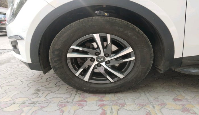 2023 Mahindra XUV700 AX 5 D AT 7 STR, Diesel, Automatic, 29,747 km, tyre