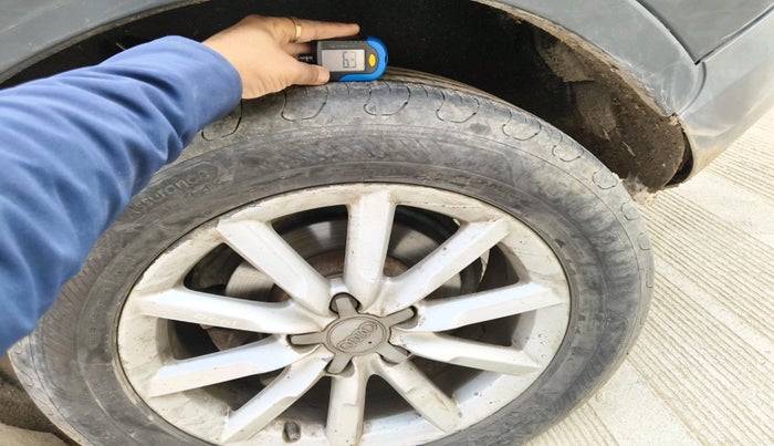 2012 Audi Q3 2.0 QUATTRO TDI AT, Diesel, Automatic, 1,26,336 km, tyre