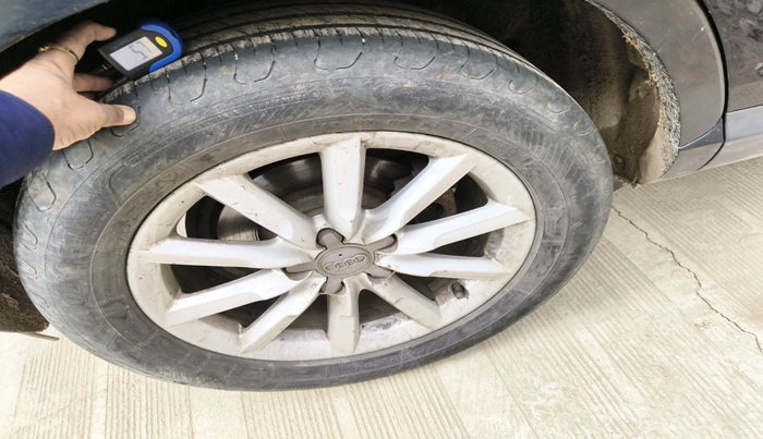 2012 Audi Q3 2.0 QUATTRO TDI AT, Diesel, Automatic, 1,26,336 km, tyre