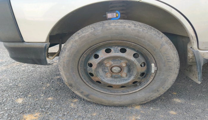 2016 Maruti Eeco 5 STR WITH A/C+HTR, Petrol, Manual, 51,121 km, tyre