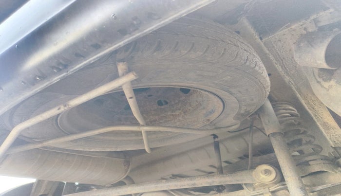 2016 Maruti Eeco 5 STR WITH A/C+HTR, Petrol, Manual, 51,121 km, tyre