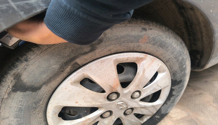 2011 Hyundai i10 MAGNA 1.2, Petrol, Manual, 31,485 km, tyre