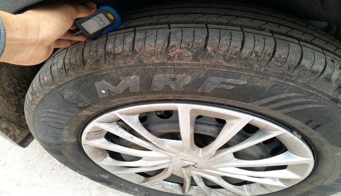 2025 Mahindra XUV700 MX Petrol MT 7 STR, Petrol, Manual, 268 km, tyre