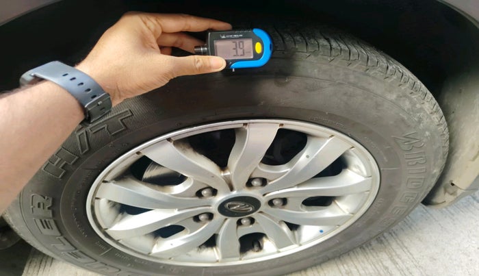 2019 Mahindra XUV500 W9, Diesel, Manual, 92,913 km, tyre