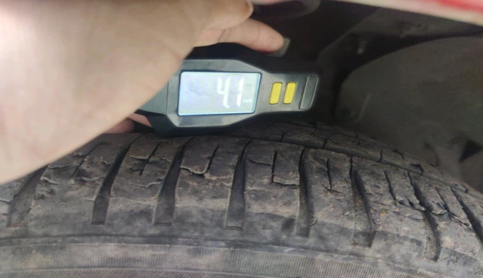 2011 Ford Figo ZXI 1.2 PETROL, Petrol, Manual, 73,000 km, tyre