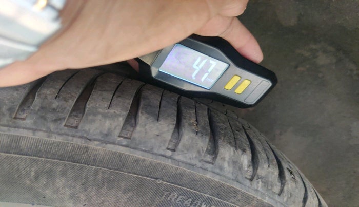 2011 Ford Figo ZXI 1.2 PETROL, Petrol, Manual, 73,000 km, tyre