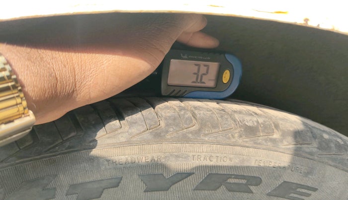 2011 Hyundai i10 SPORTZ 1.2 AT, Petrol, Automatic, 75,461 km, tyre