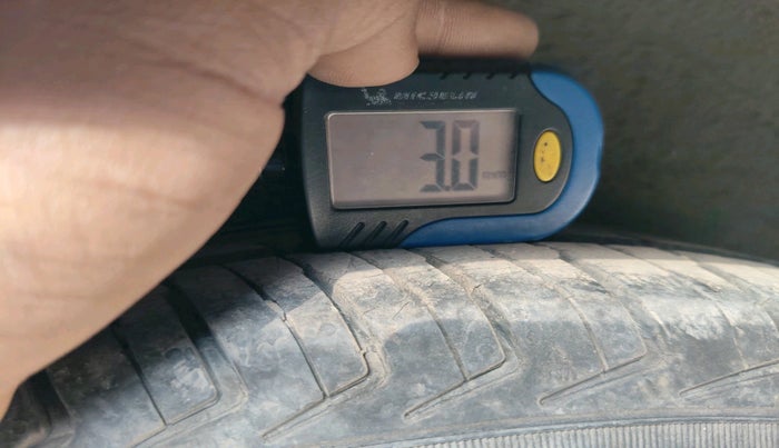 2011 Hyundai i10 SPORTZ 1.2 AT, Petrol, Automatic, 75,461 km, tyre