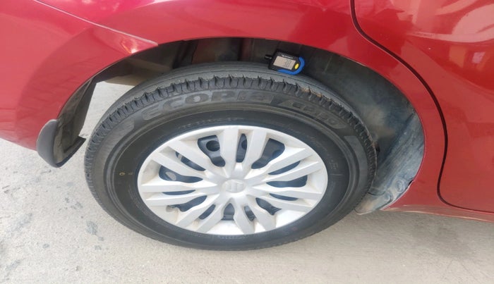 2021 Maruti Dzire VXI, Petrol, Manual, 37,425 km, tyre