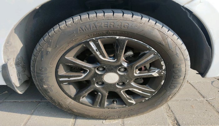 2016 Tata Tiago XZ PETROL, Petrol, Manual, 1,49,567 km, tyre