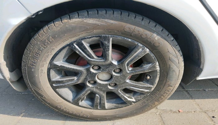 2016 Tata Tiago XZ PETROL, Petrol, Manual, 1,49,567 km, tyre