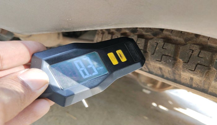 2017 Tata Hexa XTA 4X2 7 STR, Diesel, Automatic, 58,930 km, tyre