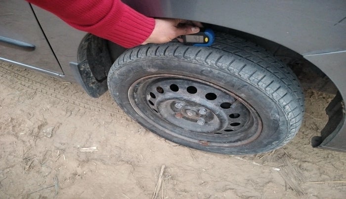 2011 Maruti Wagon R 1.0 VXI, Petrol, Manual, 99,060 km, tyre