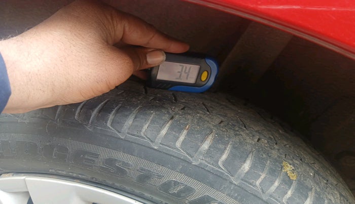 2011 Toyota Etios Liva G, Petrol, Manual, 83,916 km, tyre