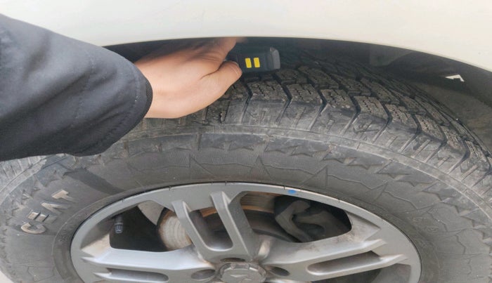 2017 Mahindra Scorpio S4 PLUS 1.99 INTELLI-HYBRID, Diesel, Manual, 96,766 km, tyre