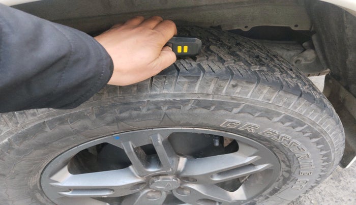 2017 Mahindra Scorpio S4 PLUS 1.99 INTELLI-HYBRID, Diesel, Manual, 96,766 km, tyre