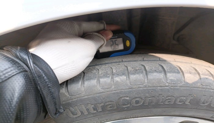 2017 Hyundai Elite i20 ASTA 1.2 (O), Petrol, Manual, 1,18,873 km, tyre