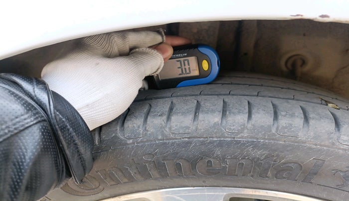 2017 Hyundai Elite i20 ASTA 1.2 (O), Petrol, Manual, 1,18,873 km, tyre