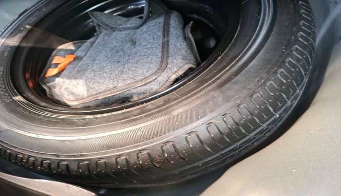 2022 Hyundai NEW I20 ASTA 1.2 MT, Petrol, Manual, 26,612 km, tyre