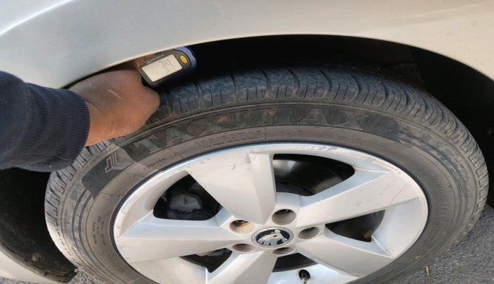 2015 Skoda Rapid 1.5 TDI CR ELEGANCE PLUS AT, Diesel, Automatic, 1,79,215 km, tyre