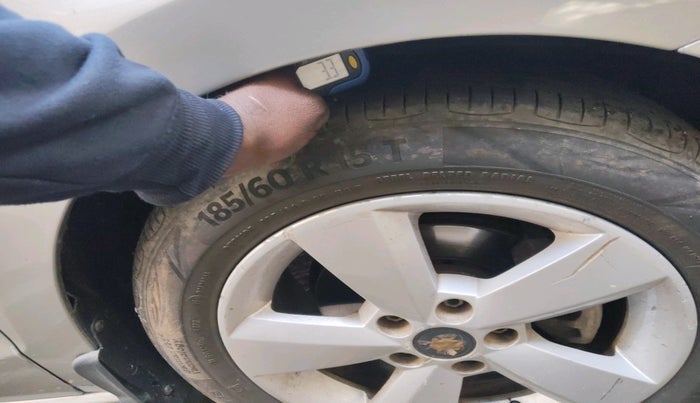 2015 Skoda Rapid 1.5 TDI CR ELEGANCE PLUS AT, Diesel, Automatic, 1,79,215 km, tyre