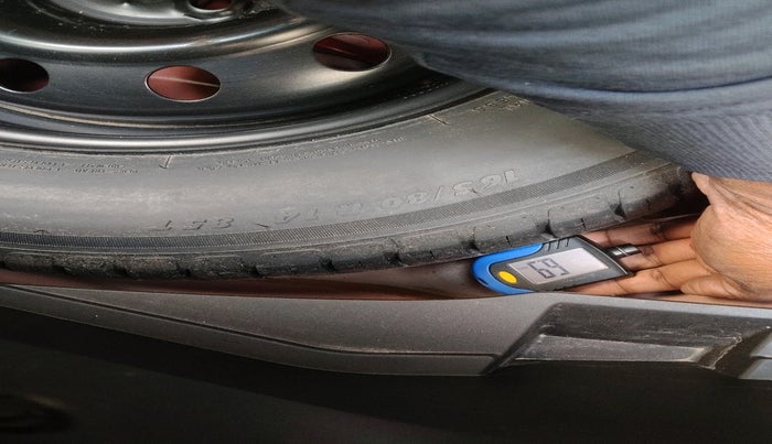 2019 Maruti Swift VXI AMT, Petrol, Automatic, 37,292 km, tyre