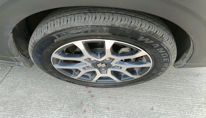 2024 Maruti XL6 ZETA AT, Petrol, Automatic, 12,598 km, tyre