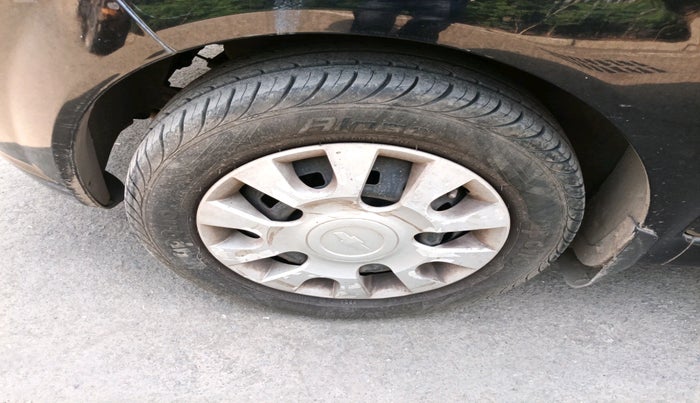 2011 Chevrolet Spark LT 1.0, Petrol, Manual, 67,983 km, tyre