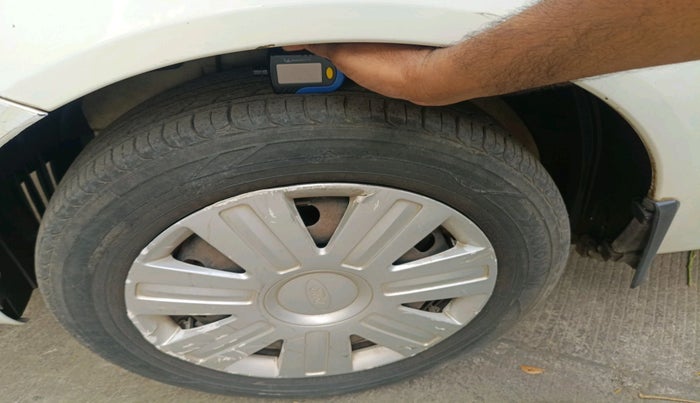 2011 Ford Figo ZXI 1.2 PETROL, Petrol, Manual, 50,003 km, tyre