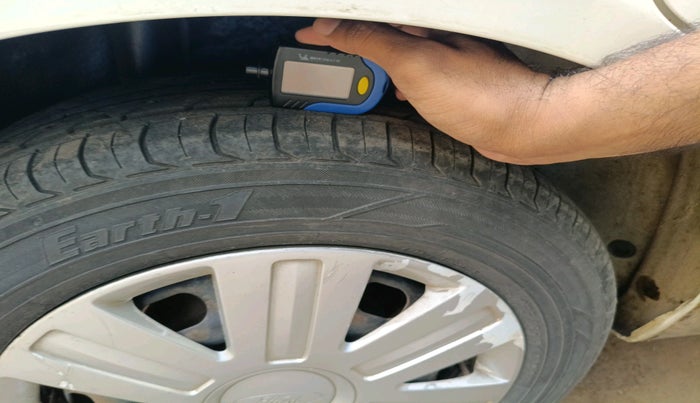 2011 Ford Figo ZXI 1.2 PETROL, Petrol, Manual, 50,003 km, tyre