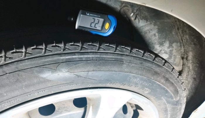 2011 Hyundai Verna FLUIDIC 1.6 VTVT, Petrol, Manual, 45,000 km, tyre