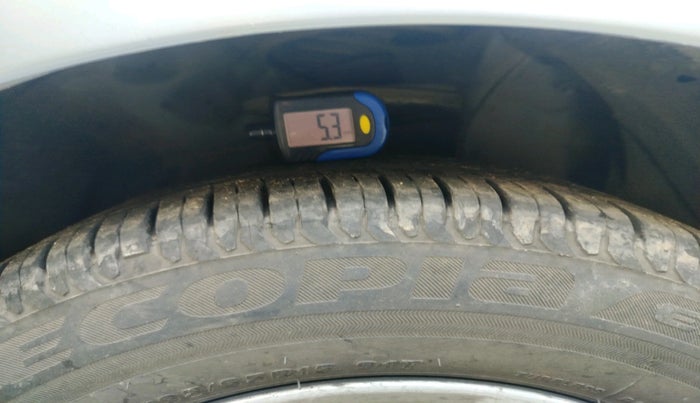 2011 Toyota Corolla Altis G PETROL, Petrol, Manual, 1,82,553 km, tyre