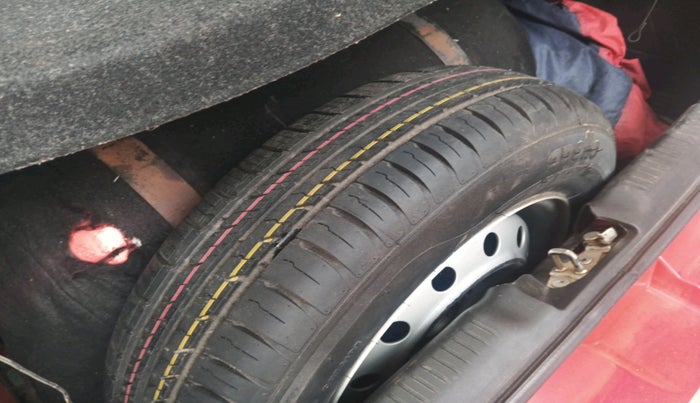 2020 Maruti Swift LXI, Petrol, Manual, 27,368 km, tyre