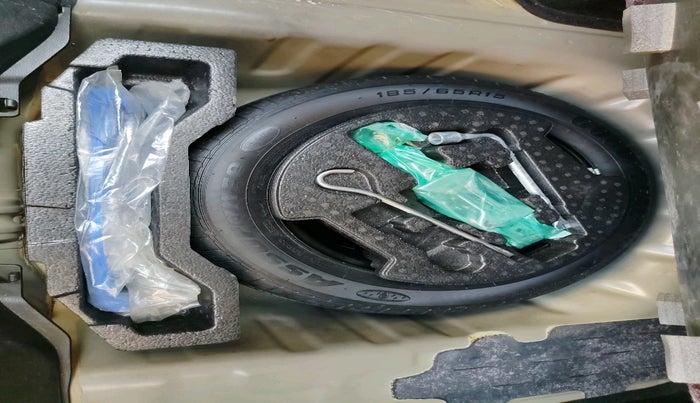 2018 Maruti Ciaz ALPHA  AT 1.5 SHVS PETROL, Petrol, Automatic, 1,36,073 km, tyre