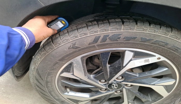 2022 Hyundai Creta SX 1.5 PETROL, Petrol, Manual, 26,634 km, tyre