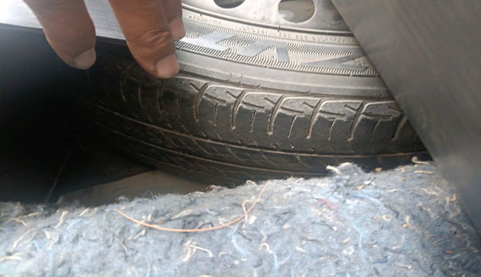 2011 Toyota Etios G, Petrol, Manual, 95,384 km, tyre