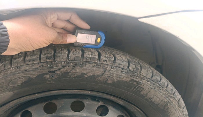 2011 Toyota Etios G, Petrol, Manual, 95,384 km, tyre